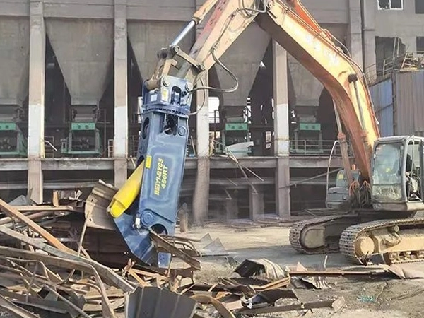 Demolição com Tesoura Hidráulica