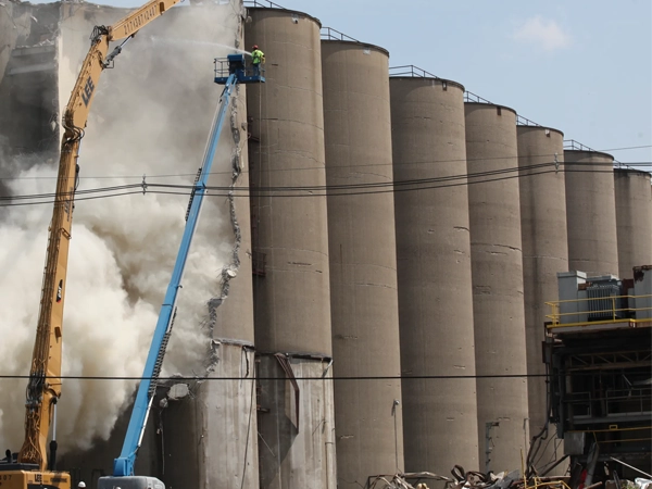 Demolição de Silos